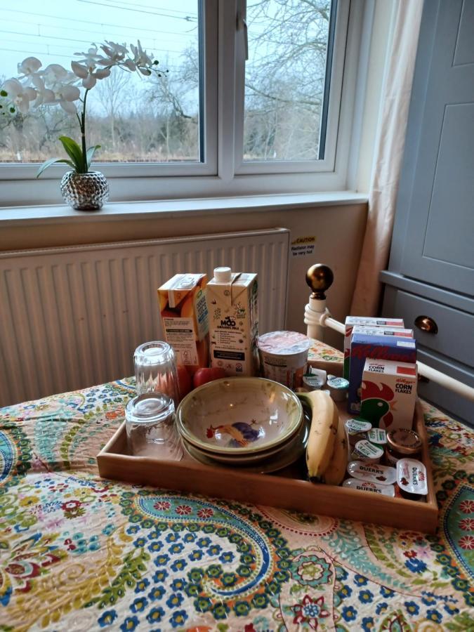 Stunning Homestay In Wolverhampton Bushbury Extérieur photo